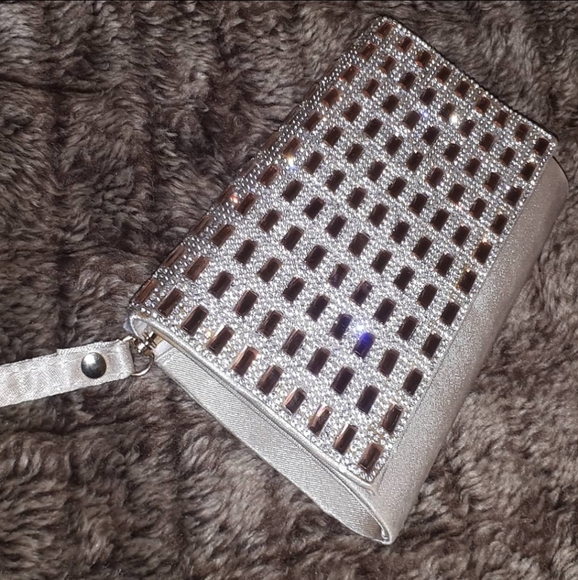 Purse - Picture 2 of 6